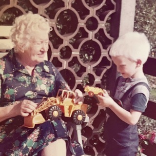 inscription 51f97728dbaba4934b4f9a139f2e530560092bbfae62d3bd7fb888a9a7733740i0